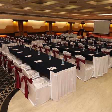 The Piccadily Otel Lucknow Dış mekan fotoğraf