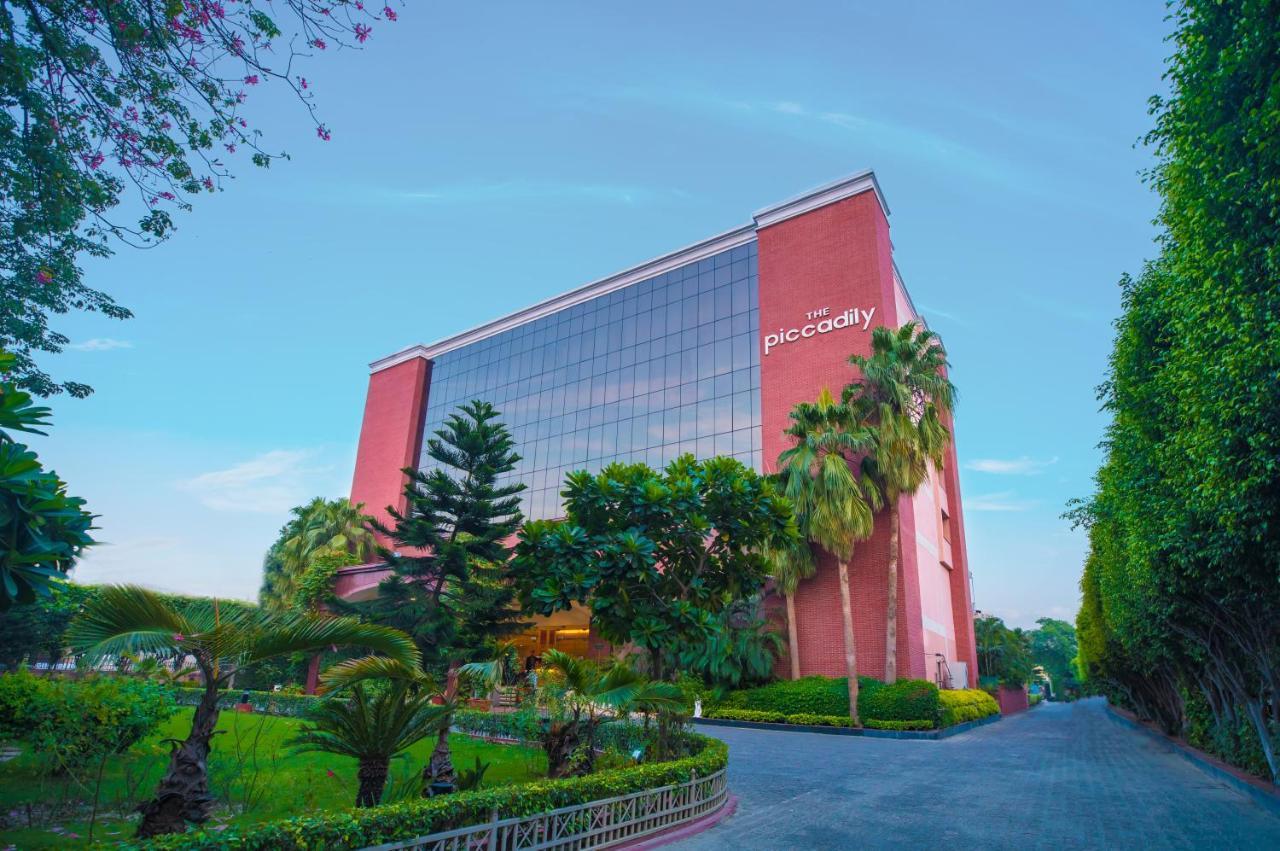 The Piccadily Otel Lucknow Dış mekan fotoğraf