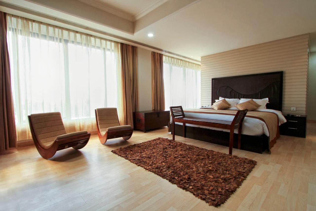 The Piccadily Otel Lucknow Dış mekan fotoğraf