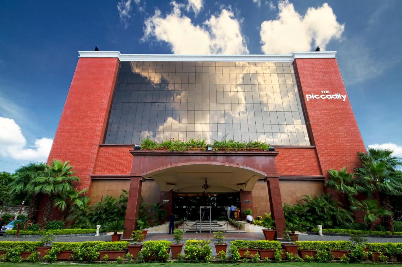 The Piccadily Otel Lucknow Dış mekan fotoğraf