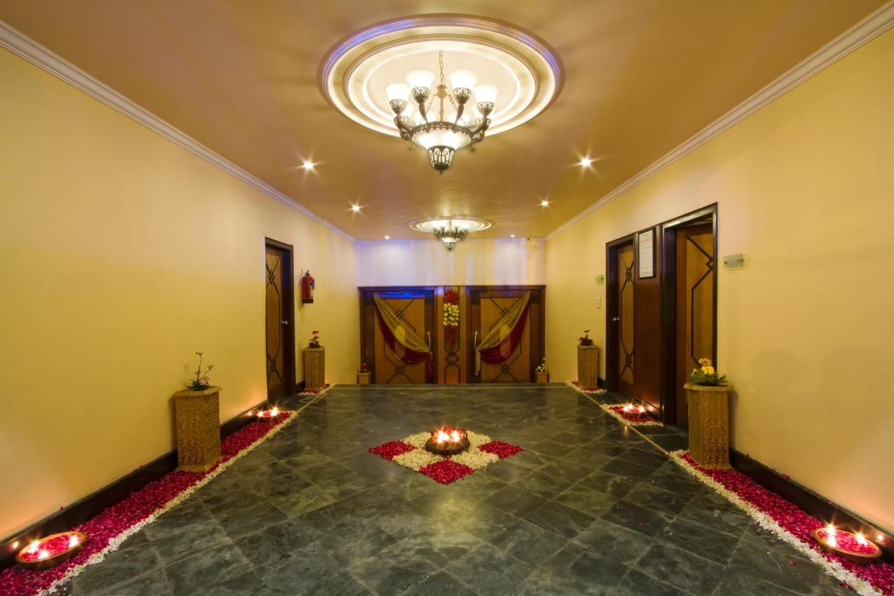 The Piccadily Otel Lucknow Dış mekan fotoğraf