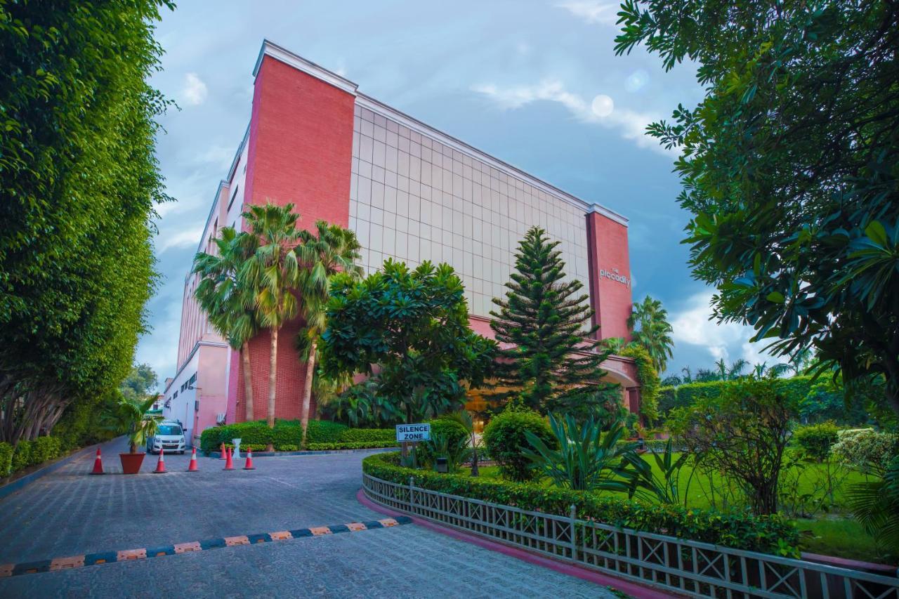 The Piccadily Otel Lucknow Dış mekan fotoğraf