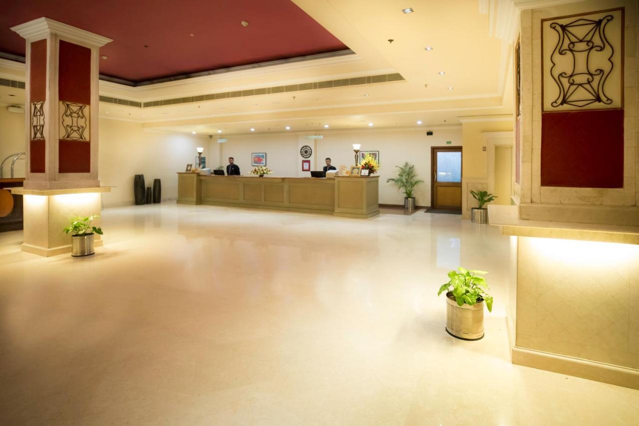 The Piccadily Otel Lucknow Dış mekan fotoğraf