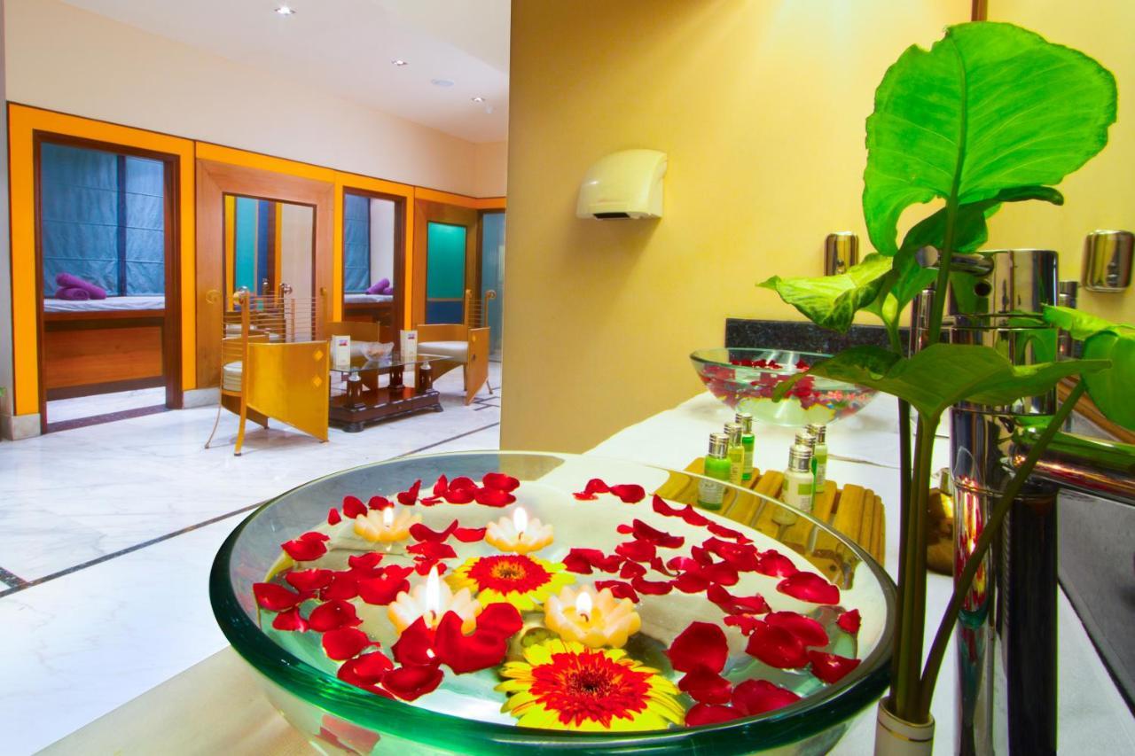 The Piccadily Otel Lucknow Dış mekan fotoğraf