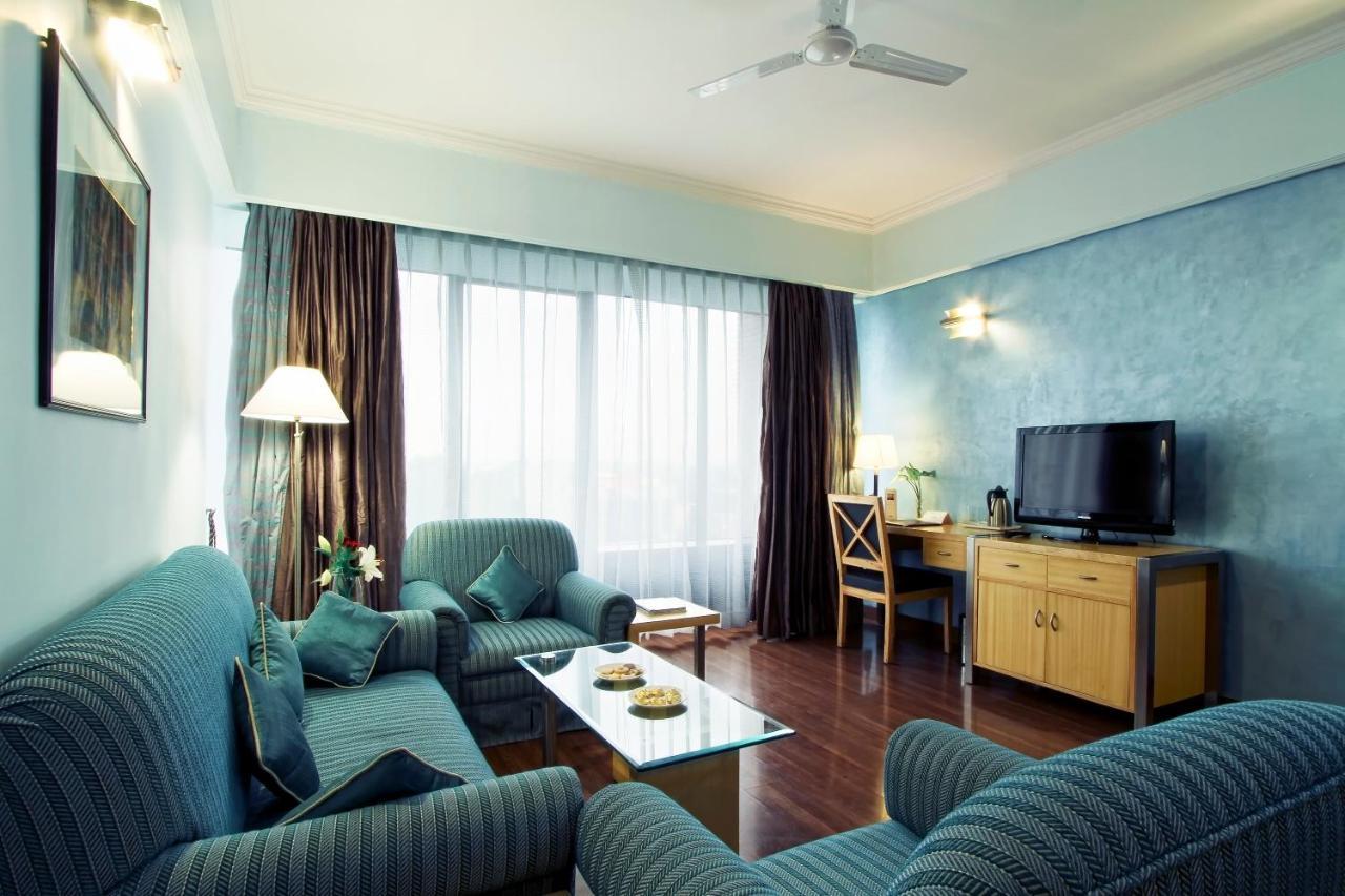 The Piccadily Otel Lucknow Dış mekan fotoğraf