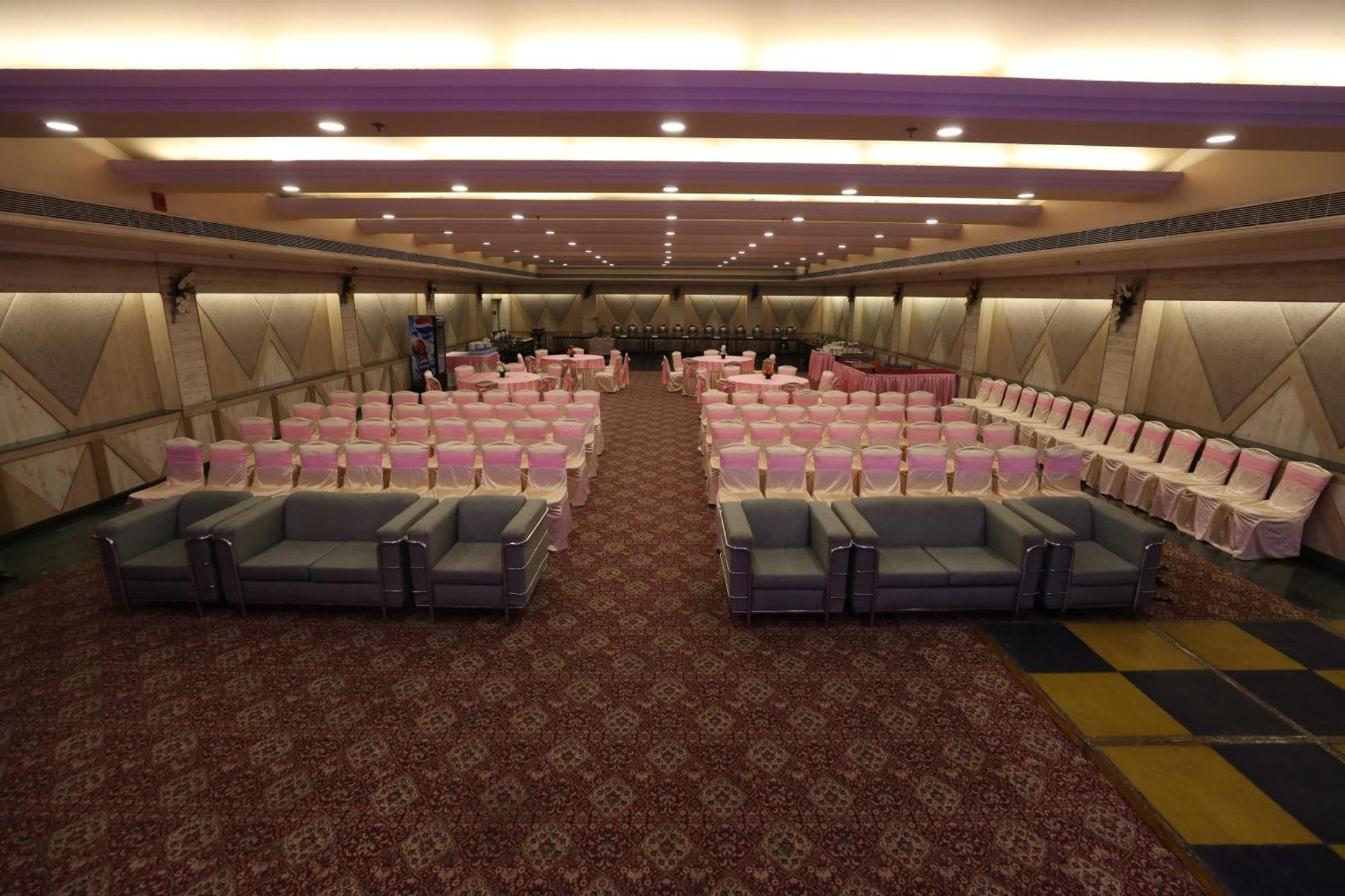 The Piccadily Otel Lucknow Dış mekan fotoğraf