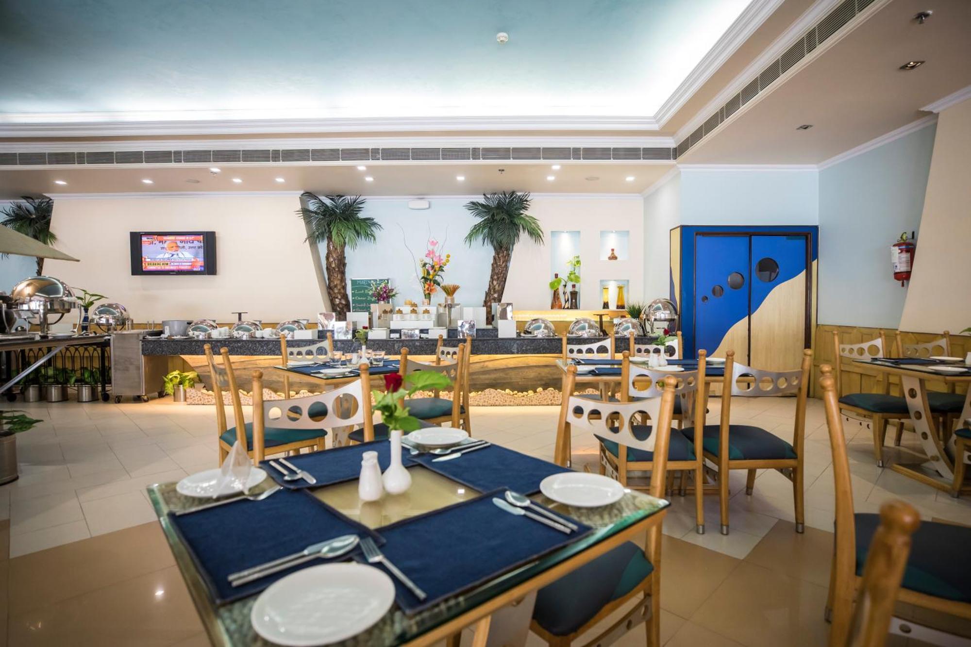The Piccadily Otel Lucknow Dış mekan fotoğraf