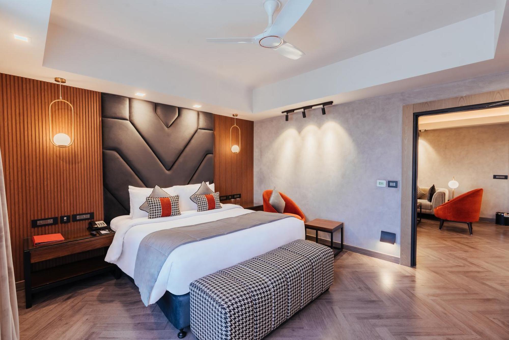 The Piccadily Otel Lucknow Dış mekan fotoğraf