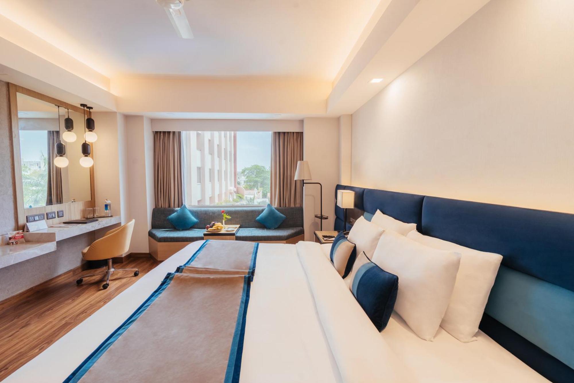 The Piccadily Otel Lucknow Dış mekan fotoğraf