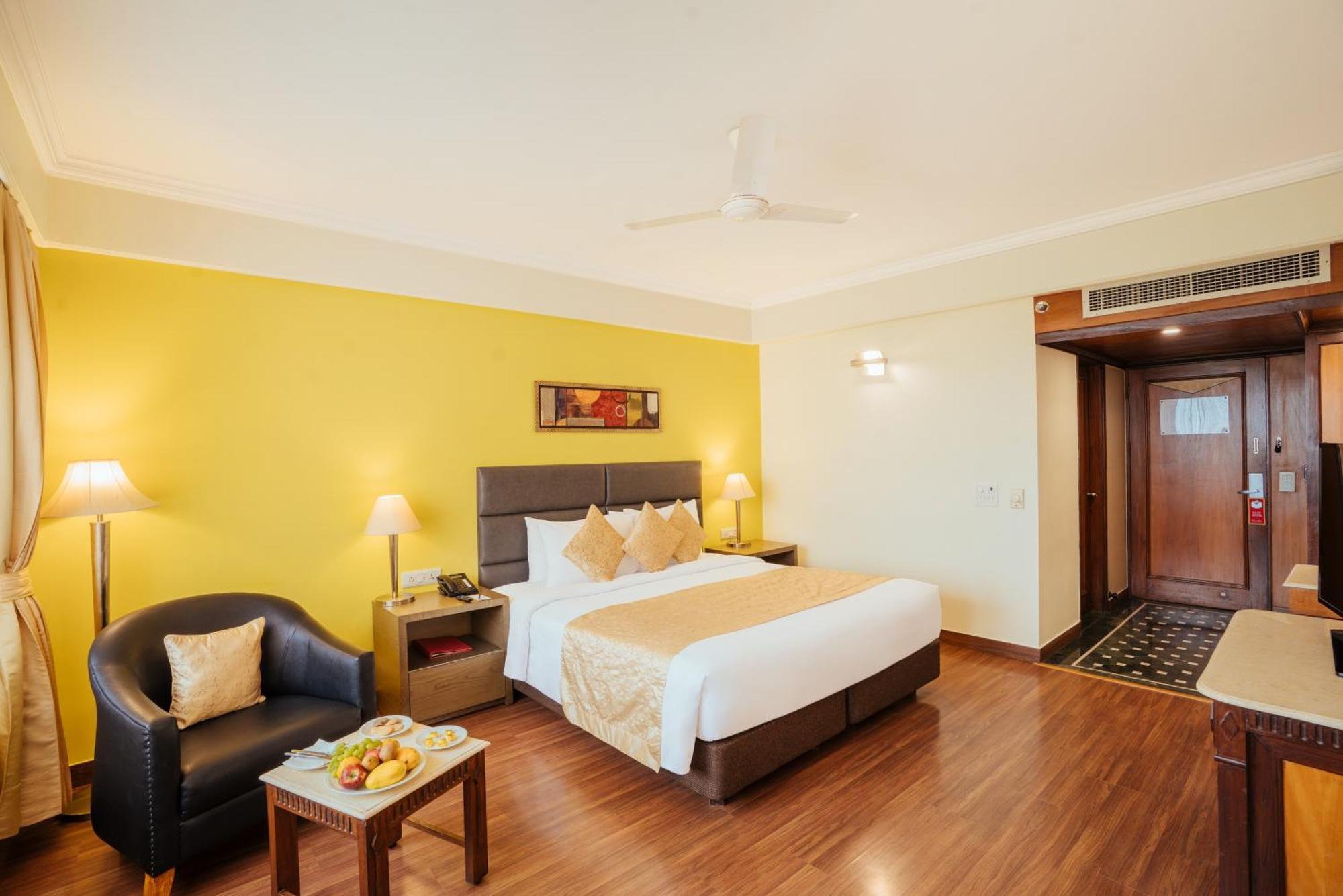 The Piccadily Otel Lucknow Dış mekan fotoğraf
